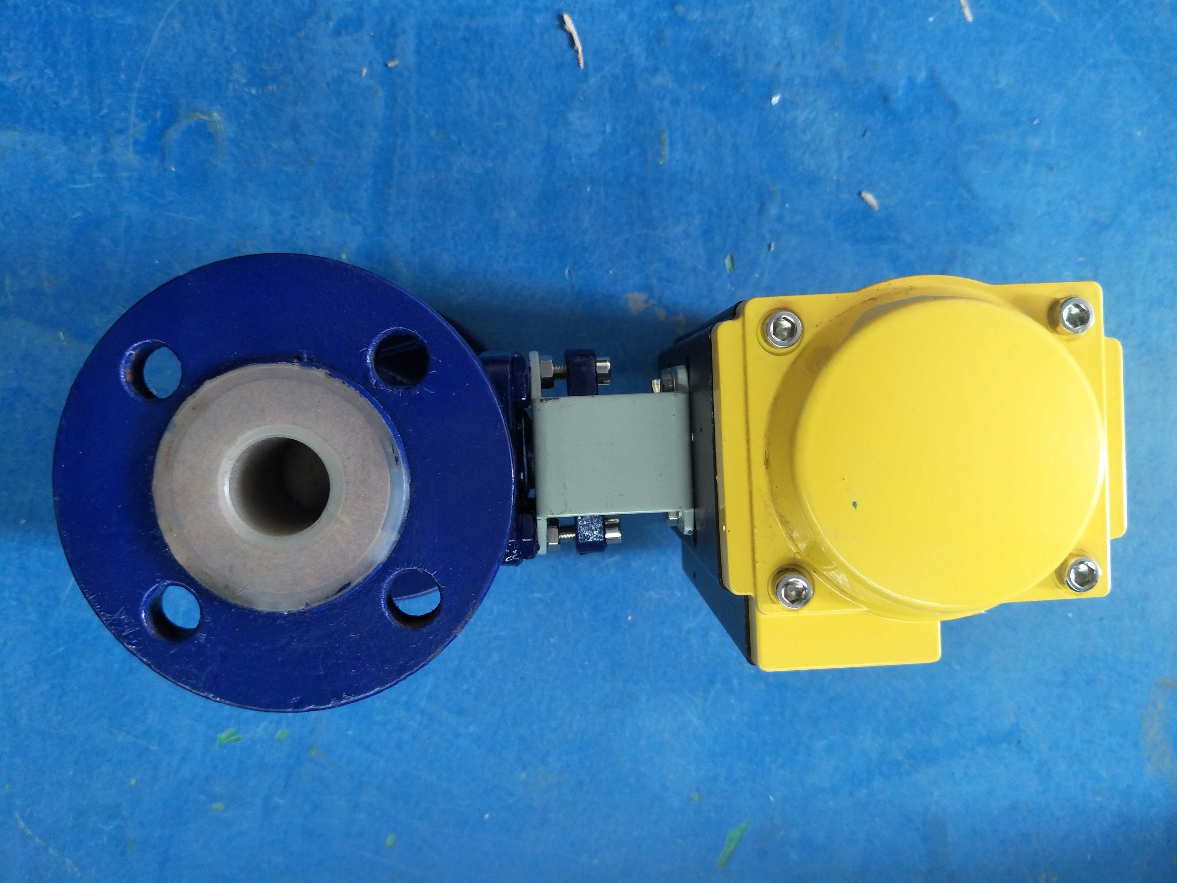 Pneumatic fluorine lined ball valve